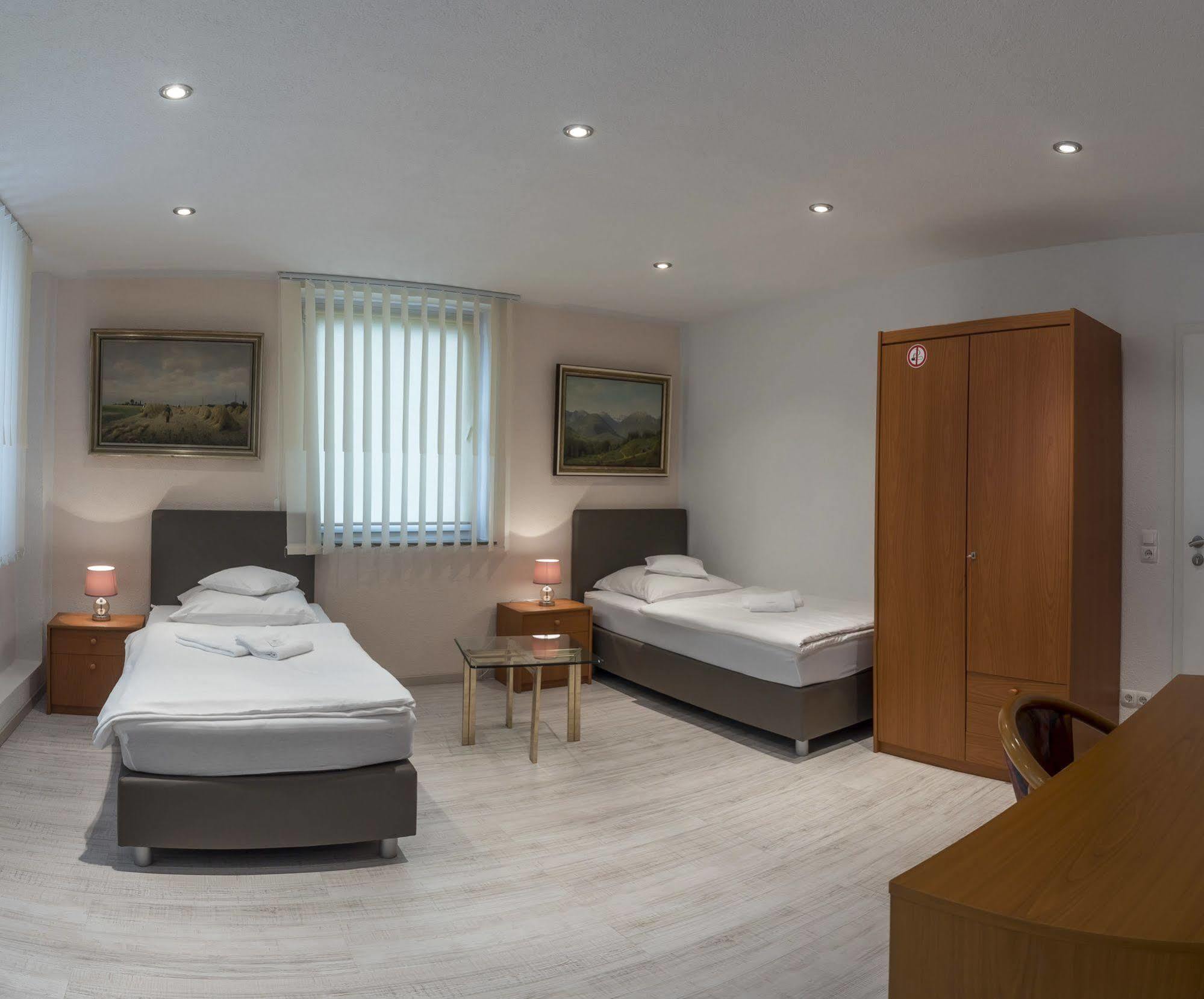 Pension Donau Grill Hannover Bagian luar foto